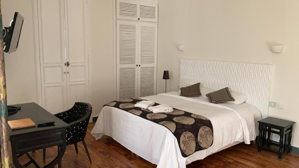 Villa Angelique - Hotel Classe Monument Historique Saint-Denis Dış mekan fotoğraf