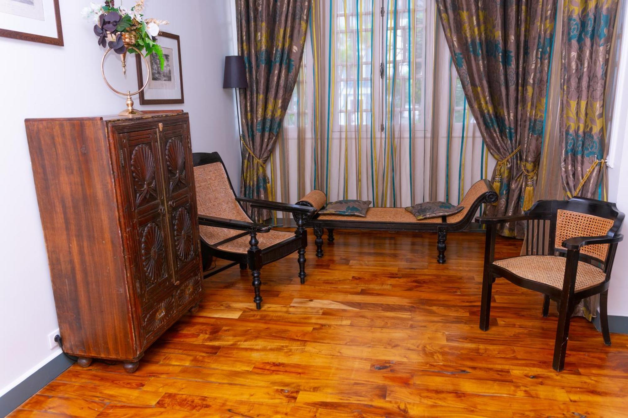 Villa Angelique - Hotel Classe Monument Historique Saint-Denis Dış mekan fotoğraf