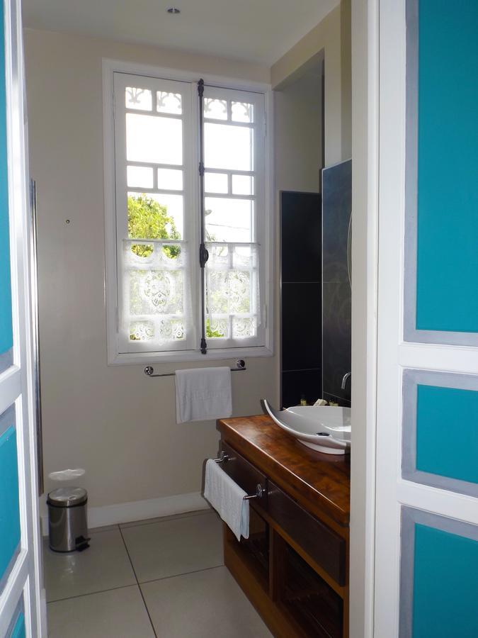 Villa Angelique - Hotel Classe Monument Historique Saint-Denis Dış mekan fotoğraf